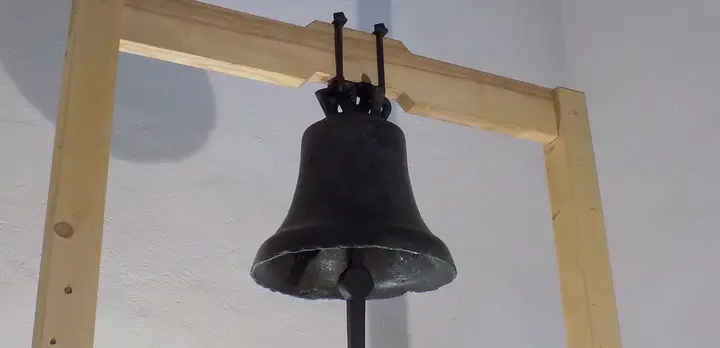 zvon v expozici hradu
